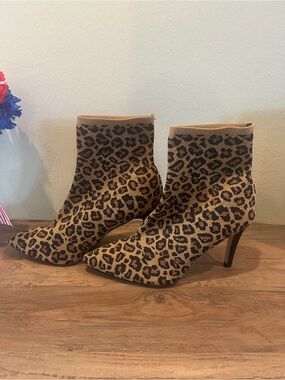 VENUS Leopard Knit Ankle Booties in Tan and Black-No Box